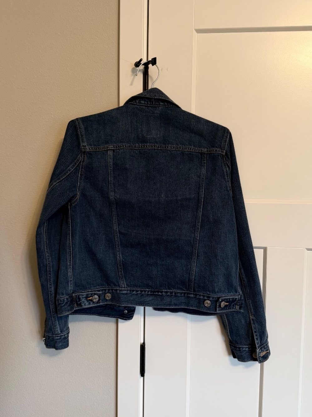 Classic Gap denim jacket, Medium - Picture 4 of 5